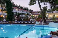 Porfi Beach Hotel - Pool