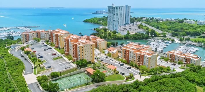 Airy Ocean View Corner Condo at Peña Mar Ocean Club Hoteles en Fajardo