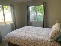Central and Tidy 3 Bedroom house - Pet Friendly! - 3 tähden