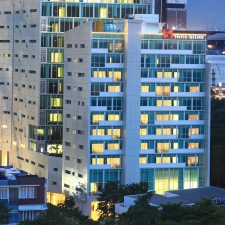 Swiss-Belinn Kemayoran Отели рядом с достопримечательностью «Пляж Ancol»