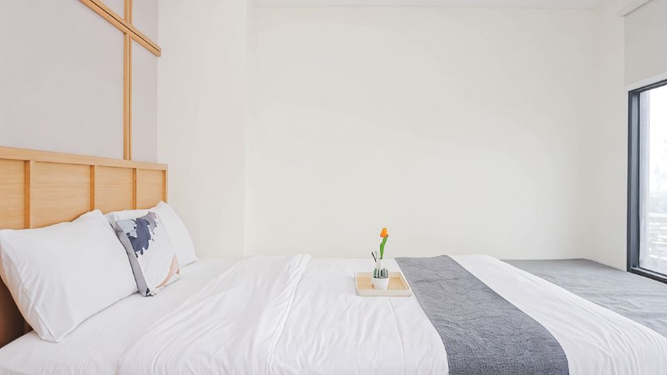 3 Pax Airy 2BR at Pollux Chadstone Apartment By Travelio