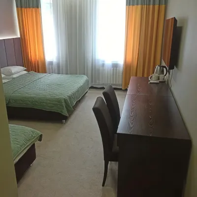 Ayaks Hotel Các khách sạn gần Cầu Russky