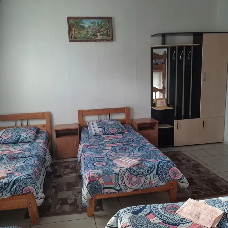 Yuzhnyij Dvorik Hostel