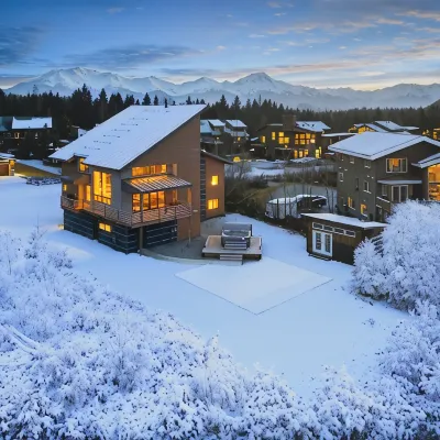 Alaska Slopes | Hot Tub, Gym & Guest House Hotels near Alyeska Tramway