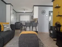 2 Bedroom apartment with 2 queen size beds & a cot, 10 minutes from JHB Airport. - 무료 와이파이