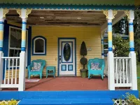 The Sirens Hideaway a charming Victorian Farmhouse - 2-Star