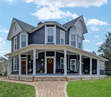 Luxury Downtown with Parking Near Wec Springs, Forest and Santos Trailhead