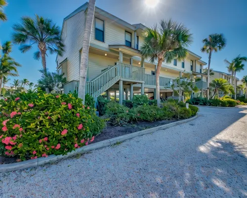 Waterfront condo with easy water access to world class fishing and sightseeing. Hotels in Bokeelia
