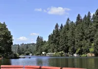 Modern, new and close to lake - Wifi
