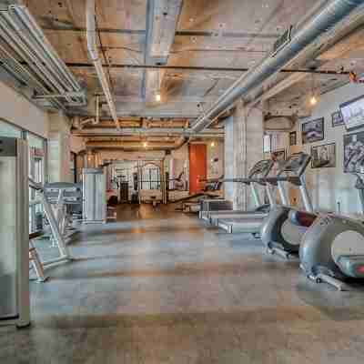Rustic Realm/2BR2Bath/KayBaileyCenter/Pool/GYM Fitness & Recreational Facilities