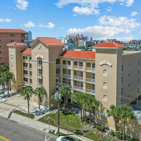 Newly Remodeled Waterfront Retreat~Amazing Views~Steps to the Beach