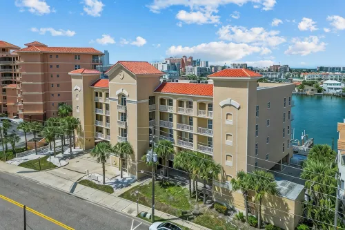 Newly Remodeled Waterfront Retreat~Amazing Views~Steps to the Beach