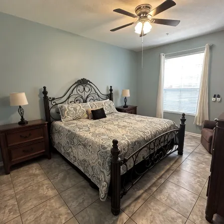 Palm Tree Oasis 3 Bed Ground Floor Condo @ Windsor Hills close to Disney!