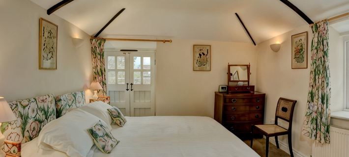 Delightful Barn Conversion in village beneath the beautiful Quantock Hills AONB Hotels in Taunton