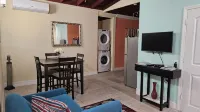 Relaxing, tastefully decorated one-bedroom unit with all modern facilities