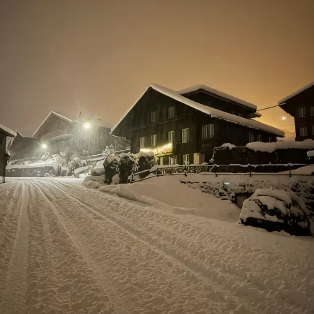 Comfortable 4-bedroom apartment near the mountain railroads