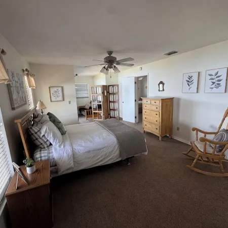 Amazing Lakefront Views! 4/4, Pool, Diving Board, Spa, Pool Table, Near LegoLand