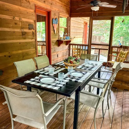 Cozy Mountain Loft Cabin - King Suite, Pool Table, Foosball & Fire Pit!