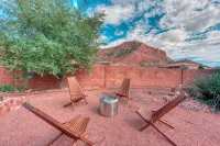 Private hot tub! Pool/Spa! 2 King Beds! Bunk Room! Sleeps 10! Pickleball! Gym!