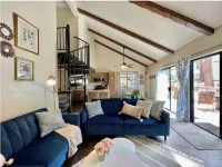 Cozy Home at Heavenly Ski Resort + 5 min to CasinosPrivate Hot Tub/Pet Friendly - Boutique