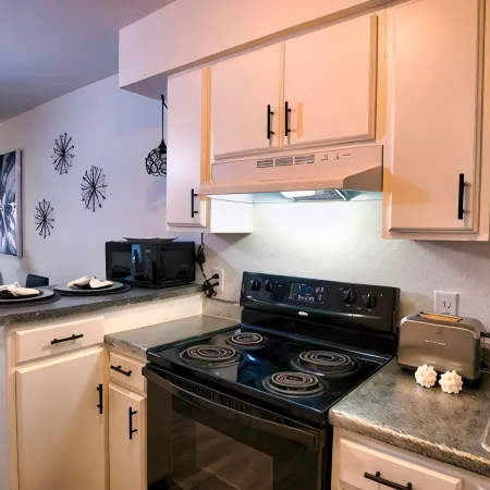 Chic & Cozy 2 bedroom/1 bathroom - RATED BEST