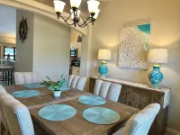 Pool Retreat & Minutes to the Beach! - 3-Sterne