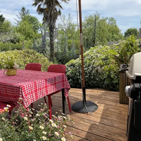 "Chez Marinette" in Morgat House & Garden, Walking Distance from the Beach Crozon Peninsula