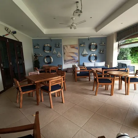 Luxury apartment set on a private island – Eden Island – with wireless Internet