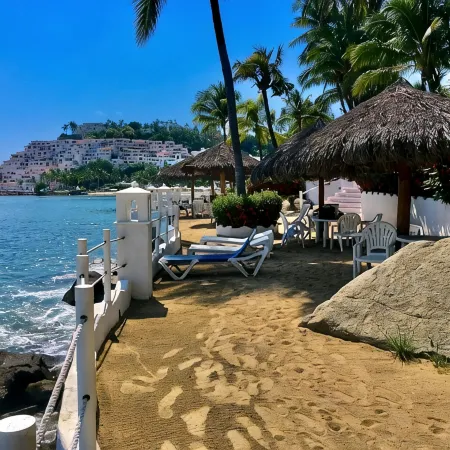 Incredible Ocean Front Condo with Amazing Views at Condomios Playasol Las Hadas
