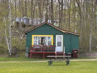 Pet Friendly! Lakeside Two Bedroom Cabin at Green Valley Resort