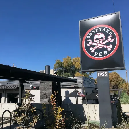 Blue Spruce Guesthouse - Walkable to river trail and downtown Bend