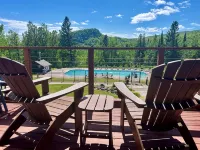 Newly Remodeled Fireplace Studio Ski-in/Ski-Out Condo-Balcony, Pool & Hot Tub