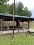 Creekside Retreat, 3 bedroom, Large parking, Picnic area. Across from Trail 14 - 3-Star