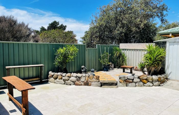 Tuncurry Tranquility family and dog friendly house / garden conveniently located