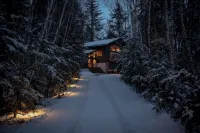 Modern Mountain Chalet Near Storyland & Summer Fun