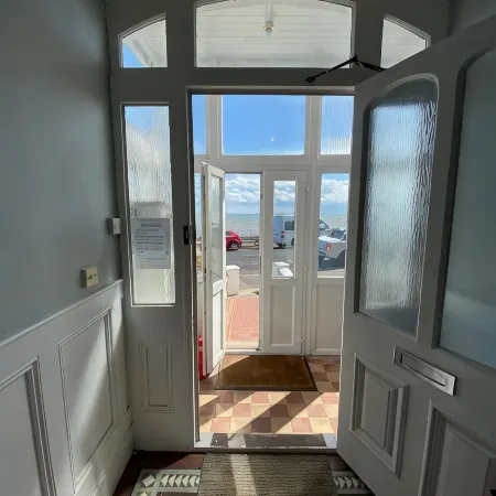 Broadstairs Apartment With Sea Views