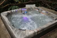 Charming 2-bedroom lodge in beautiful Volcano with Hot Tub