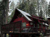 Black Bear Den ~ Access to Private Lake! Heat and AC Hotels in Arnold