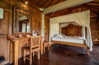 Tembi Historical Home - Pools