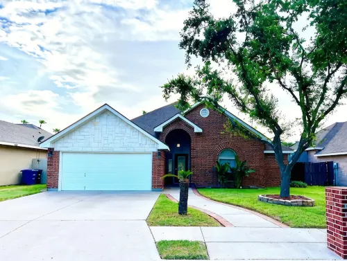 La Casita cozy 3 bedroom 2.5 bath with BBQ pit! - Kitchens