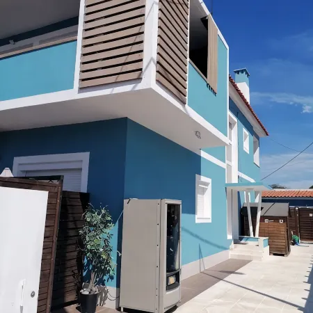 Lisbon Beach Apartments 3. Beach 5 minutes, terrace, barbecue, pets welcome