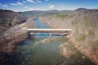 Charming & Cozy River Front Cabin- Close to ski mountains. Ski,Fish,Swim & Hike!