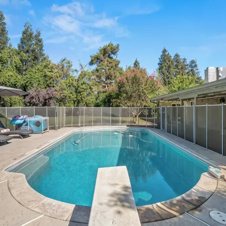 Fresno House - Pool + Arcade Games , Family Friendly!