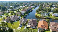 Five Star 3Bd Waterfront Canal Home w/ Private Pool/Spa & Boat Dock. - Jacuzzi
