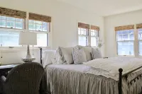 Westerlook Farm -  Willamette Valley Luxury Vacation Rental - 3 Master Suites - Bungalows