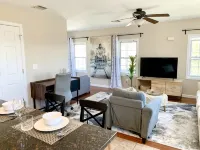 Executive Apt, a short walk to NYC train. King Bed. Free Parking. Central AC.