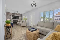 CHARMING BEACH COTTAGE FULLY REMODELED - Bungalows
