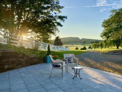 “The Suite at Chase Cottage - Private Entrance! Luxury accommodations.