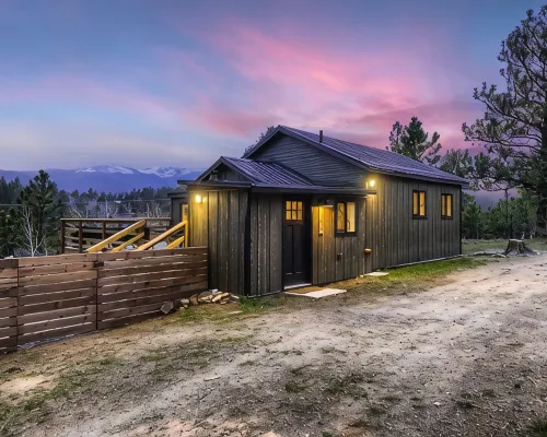 Stylish 2-bedroom Cabin with Breathtaking Mountain Views + Hot Tub Hotels in Bailey