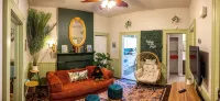 The Jungle Nook: Themed,Steps to Forsyth,King Bed,Grill,Games,Picnic Basket - Condos